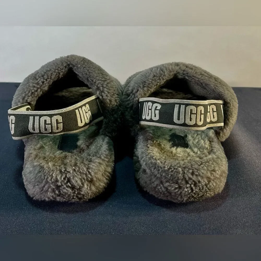 UGG - Fuzzy Sandals